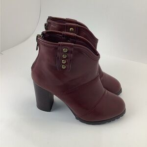 Seven7 Seville Faux Leather Ankle Boots womens size 7 Red 3.5" heel